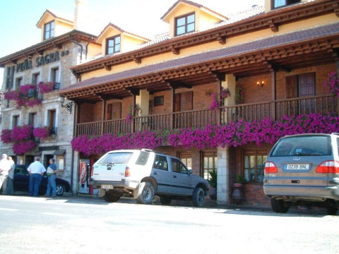 Hosteria Peña Sagra