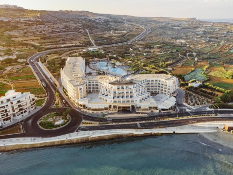 db Seabank Resort & Spa
