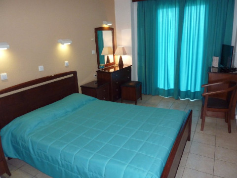 OASIS HOTEL PERAMA