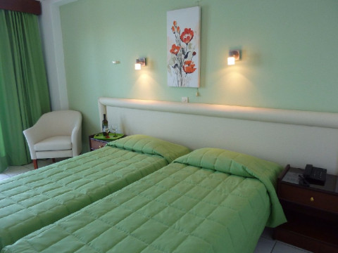 OASIS HOTEL PERAMA