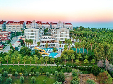 Royal Atlantis Beach 
