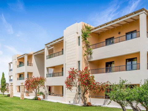 Golden Bay Hotel