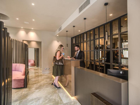 Hotel 77 Seventy-Seven
