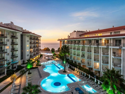 Ramada Hotel & Suite Kusadasi