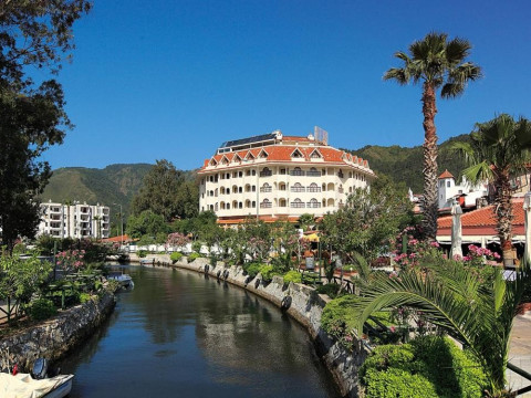 Fortuna Beach Hotel