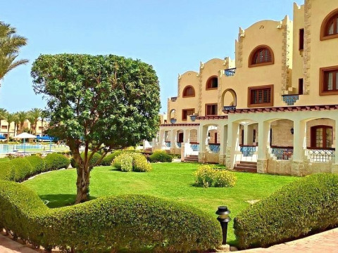 Royal Lagoons Resort and Aqua Park