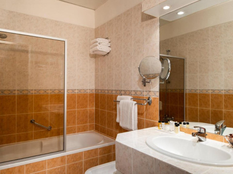 Hotel Abaca Messidor by HappyCulture