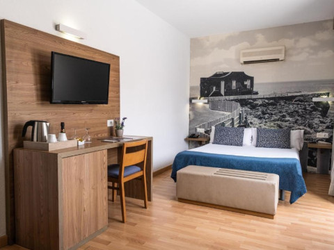 HOTEL ADONIS PLAZA