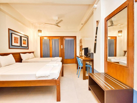 Hotel Agos Boracay Rooms + Beds