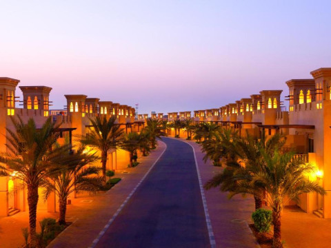 Hotel Al Hamra Village