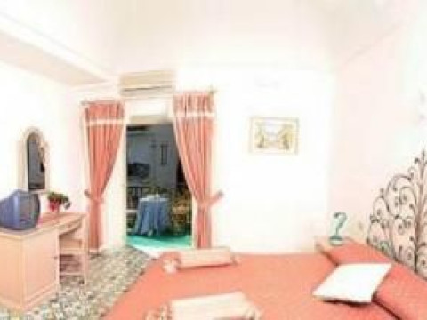 HOTEL ALFONSO A MARE