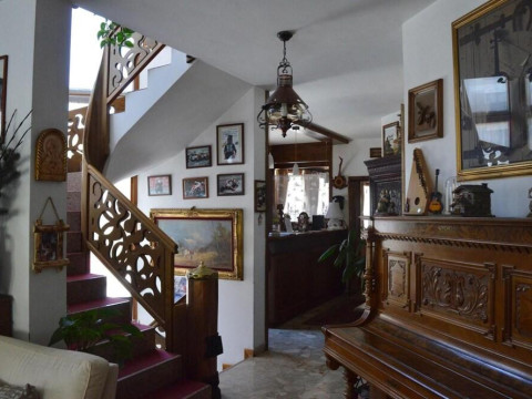 Hotel Ambassador Chalet