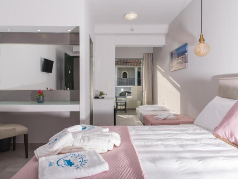 Denise Beach Hotel