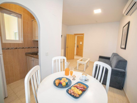 Hotel Apartamentos Pyr Fuengirola