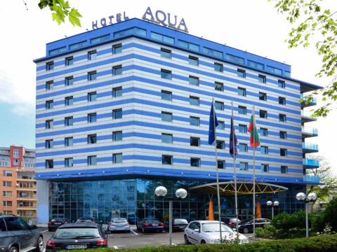 AQUA HOTEL