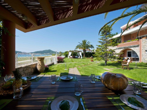 Vila Arethousa