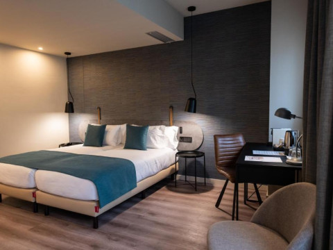Hotel Atenea Rekord Suites
