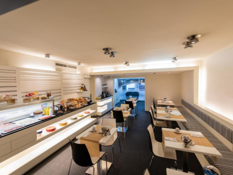 Hotel Atenea Rekord Suites