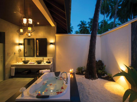 Hotel Atmosphere Kanifushi Maldives