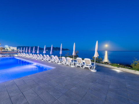 Hotel Atolon