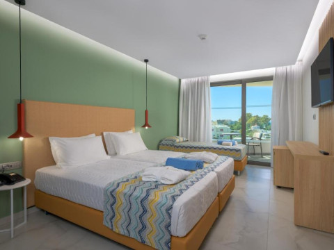 Hotel Avra Beach