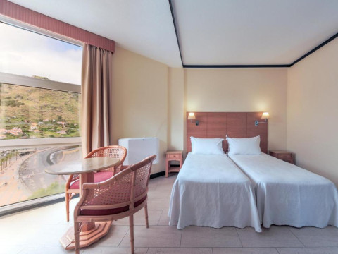 Hotel Baia Madeira