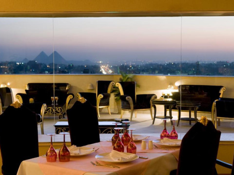 Hotel Barcelo Cairo Pyramids