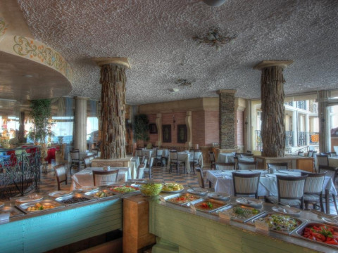 ATRIUM BEACH HOTEL