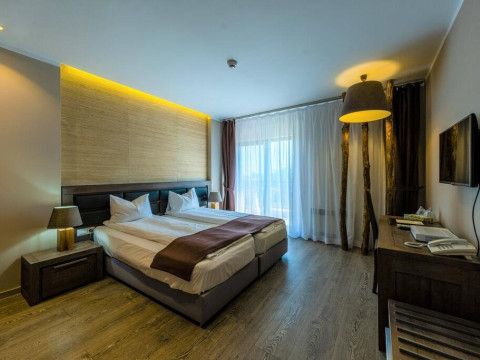 DELTA BOUTIQUE RESORT si CARMEN SILVA RESORT