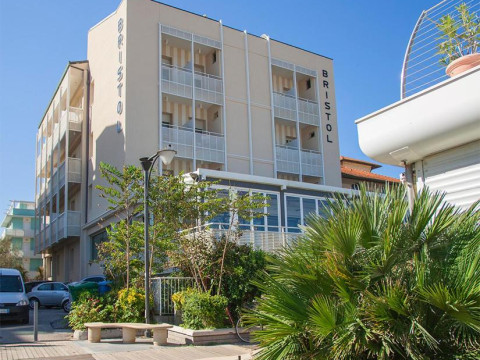 Hotel Bristol