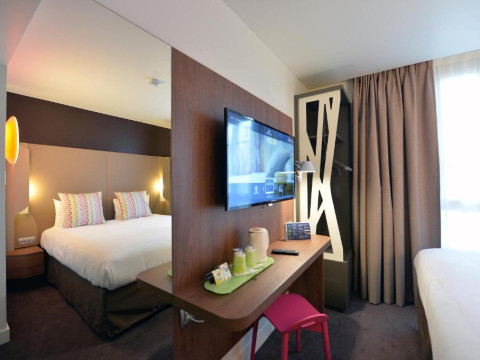 Hotel CAMPANILE PARIS - Clichy Centre
