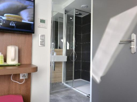 Hotel CAMPANILE PARIS - Clichy Centre