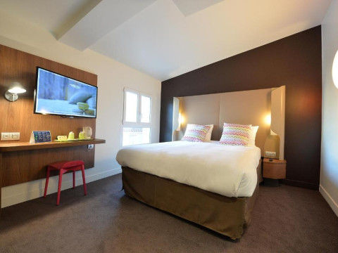 Hotel CAMPANILE PARIS - Clichy Centre