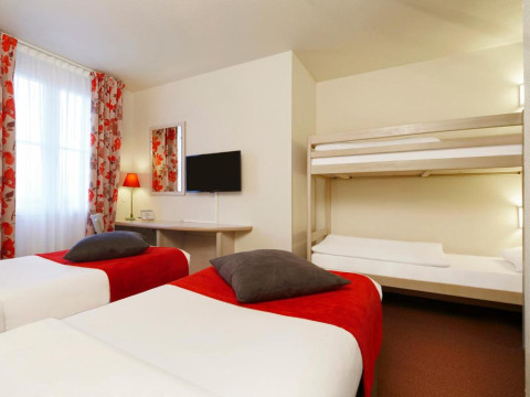 Hotel Campanile Val de France