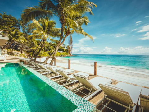 Hotel Carana Beach