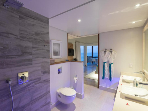 Hotel Carana Beach