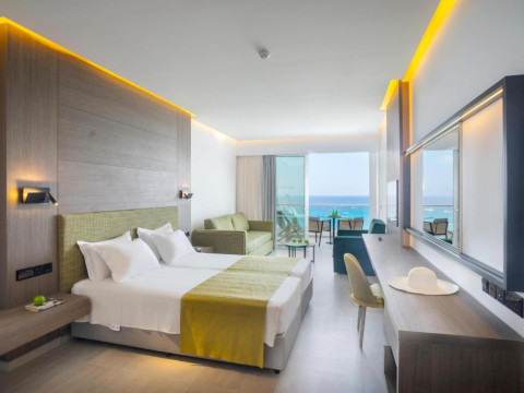 Hotel Cavo Maris Beach