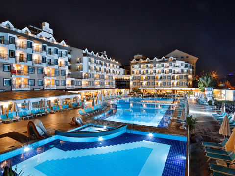 Side Aluna Hotel