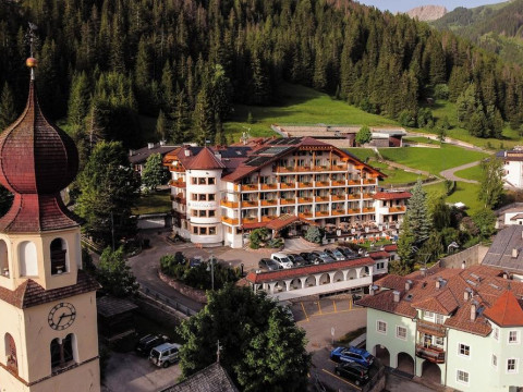 Hotel Cesa Tyrol