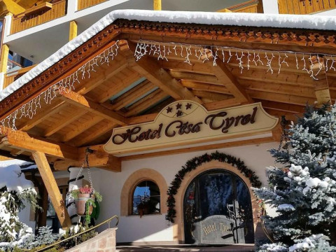 Hotel Cesa Tyrol