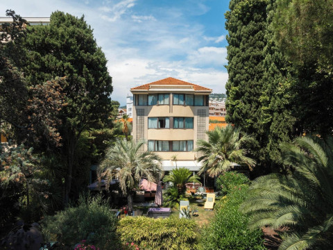 CEZANNE HOTEL