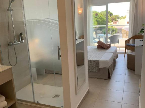 Chevy Hotel  Suites