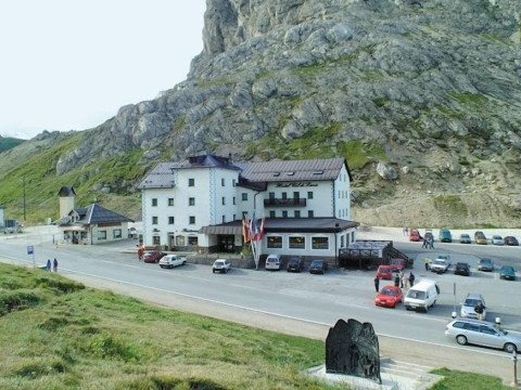 HOTEL COL DI LANA