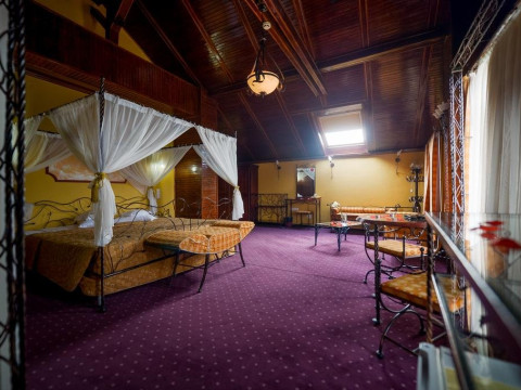 HOTEL COMFORT SUITES