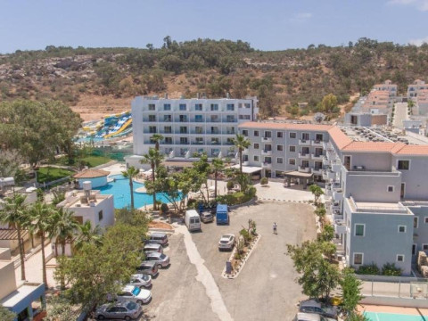 Narcissos Waterpark Resort