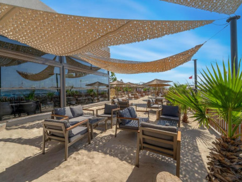 DELPHIN IMPERIAL