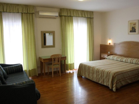 DONATELLO HOTEL
