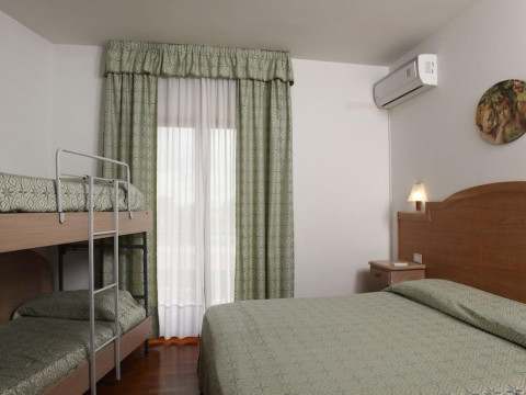 DONATELLO HOTEL