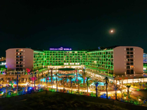 Hotel Dream Fun World