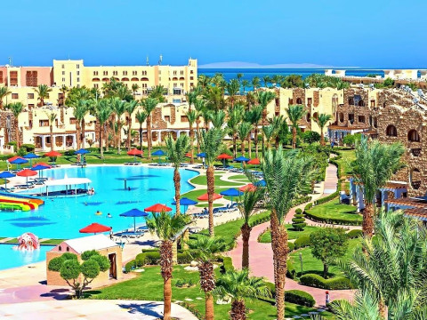 Royal Lagoons Resort and Aqua Park